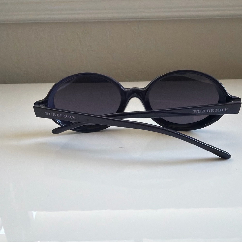 Burberry London England Violet Woman Oval Sunglasses B 4141 3380/76 54 21 135 3N